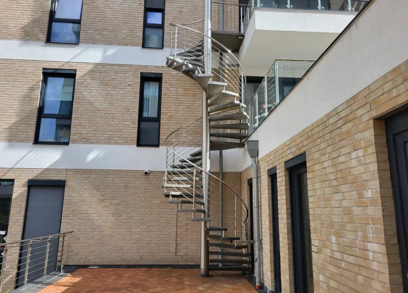 Eine Wendeltreppe aus Granit