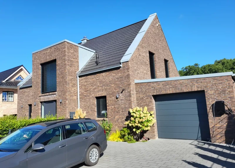 Einfamilienhaus mit Garage